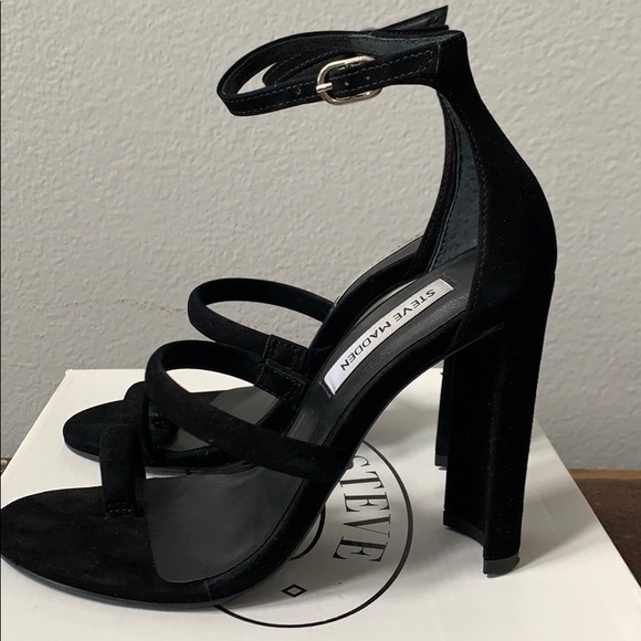 Heels - Picture 2 of 4